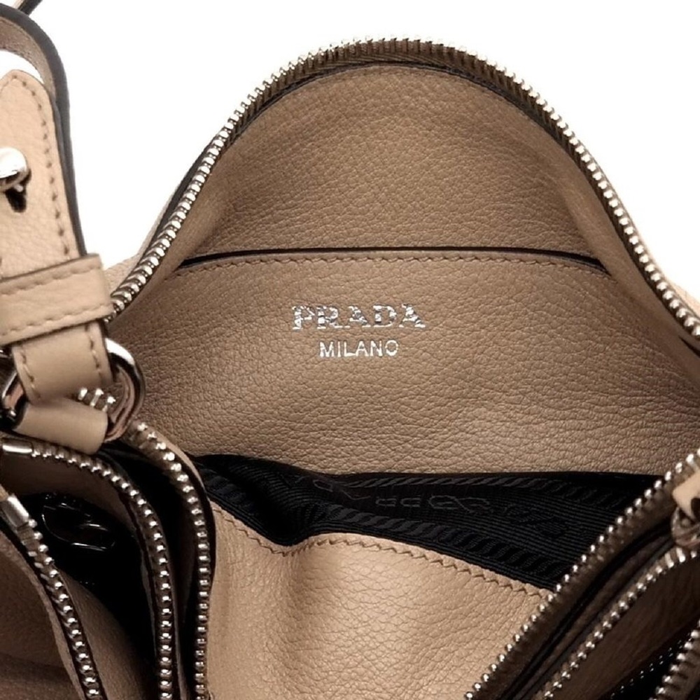 Prada handbag - Picture 3 of 5